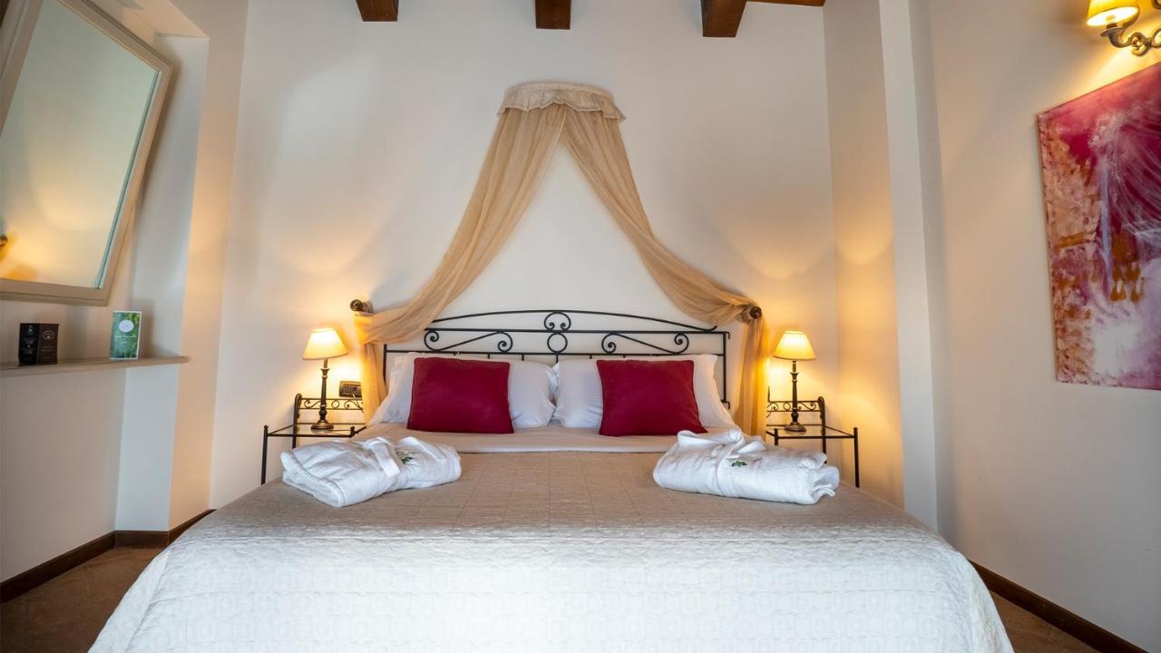 Relais Bella Rosina Pool & Spa La Cassa Dış mekan fotoğraf